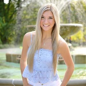Meet your Posher, Alexis